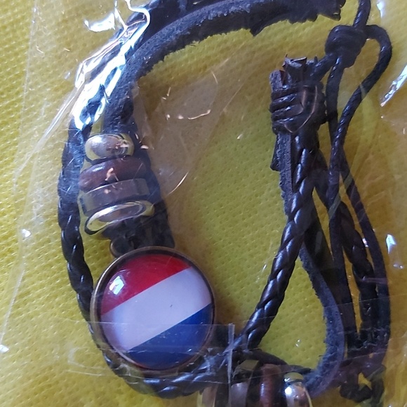 NWOT Ladie's/Men's national flag adjustable bracelet - Picture 2 of 4
